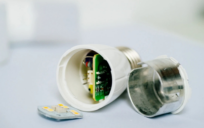 智能灯泡选购指南：入门级 vs 中高端，高显色指数产品推荐